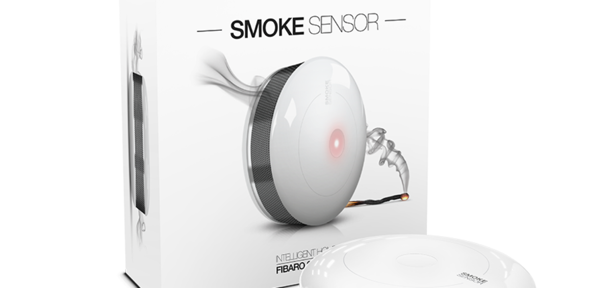 Fibaro smoke sensor vue de face avec emballage
