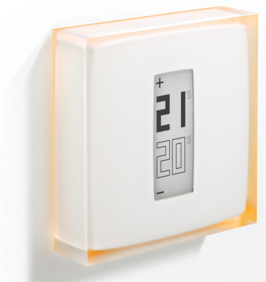 vue en application sur un mur du thermostat connecté au design stark netatmo
